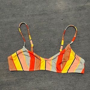 Solid & Striped bikini top